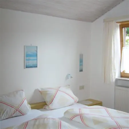 Ferienwohnung Haus Nett 아파트