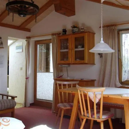 Ferienwohnung Haus Nett 아파트